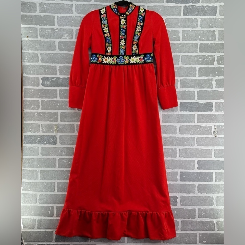 Vintage Vicky Vaughn Crushed Velvet Embroidered Long Sleeve Maxi‎ Dress Small